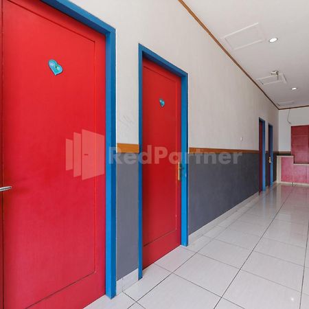 Ian Hotel Jaksa Mitra Reddoorz جاكرتا المظهر الخارجي الصورة