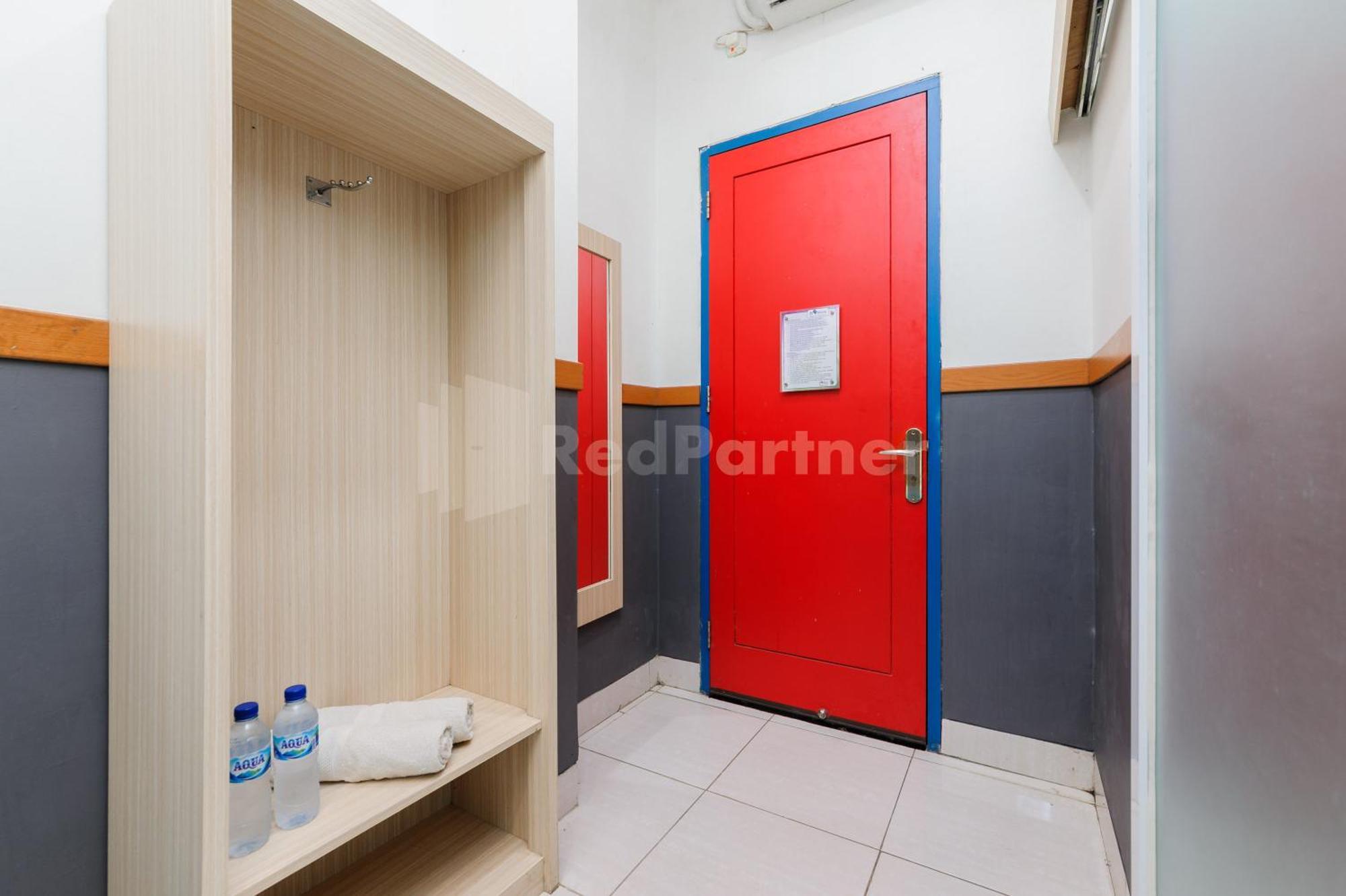 Ian Hotel Jaksa Mitra Reddoorz جاكرتا المظهر الخارجي الصورة